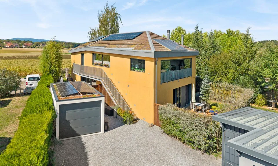 Villa contemporanea con studio indipendente alle porte di Losanna – foto 2 di 13