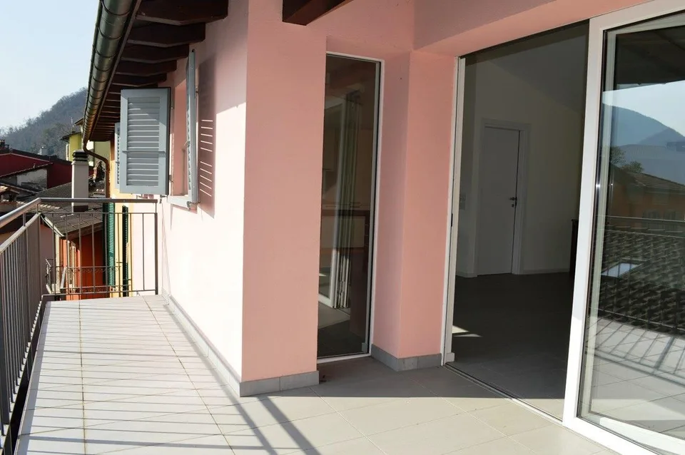Vollständig renoviertes Wohnhaus mit Terrasse – Foto 6 von 13