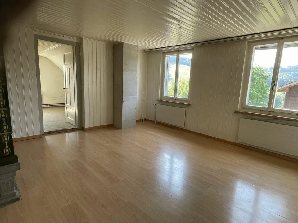 Ex latteria con appartamento di 5,5 locali (circa 130 m2), vecchia stalla, garage e molto spazio per nuove idee – foto 16 di 18