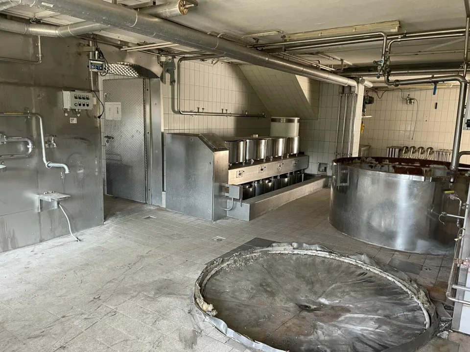 Ex latteria con appartamento di 5,5 locali (circa 130 m2), vecchia stalla, garage e molto spazio per nuove idee – foto 18 di 18