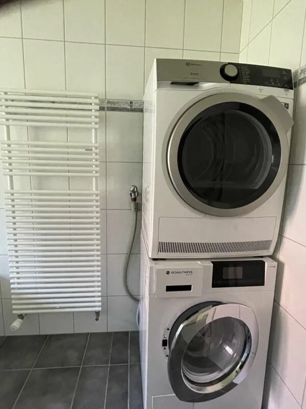 Ex latteria con appartamento di 5,5 locali (circa 130 m2), vecchia stalla, garage e molto spazio per nuove idee – foto 14 di 18
