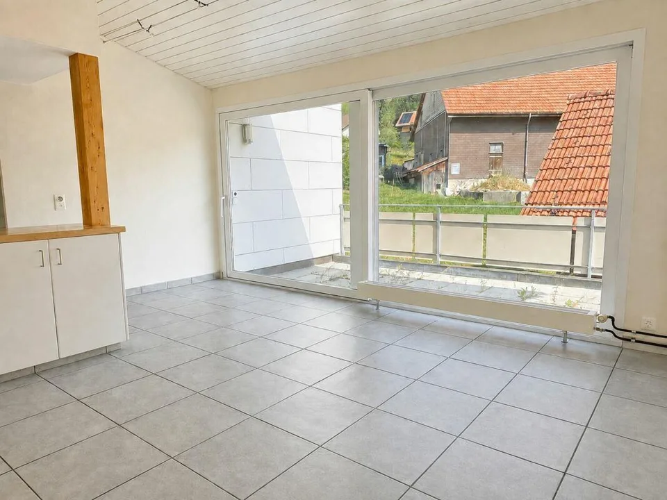 Ex latteria con appartamento di 5,5 locali (circa 130 m2), vecchia stalla, garage e molto spazio per nuove idee – foto 10 di 18
