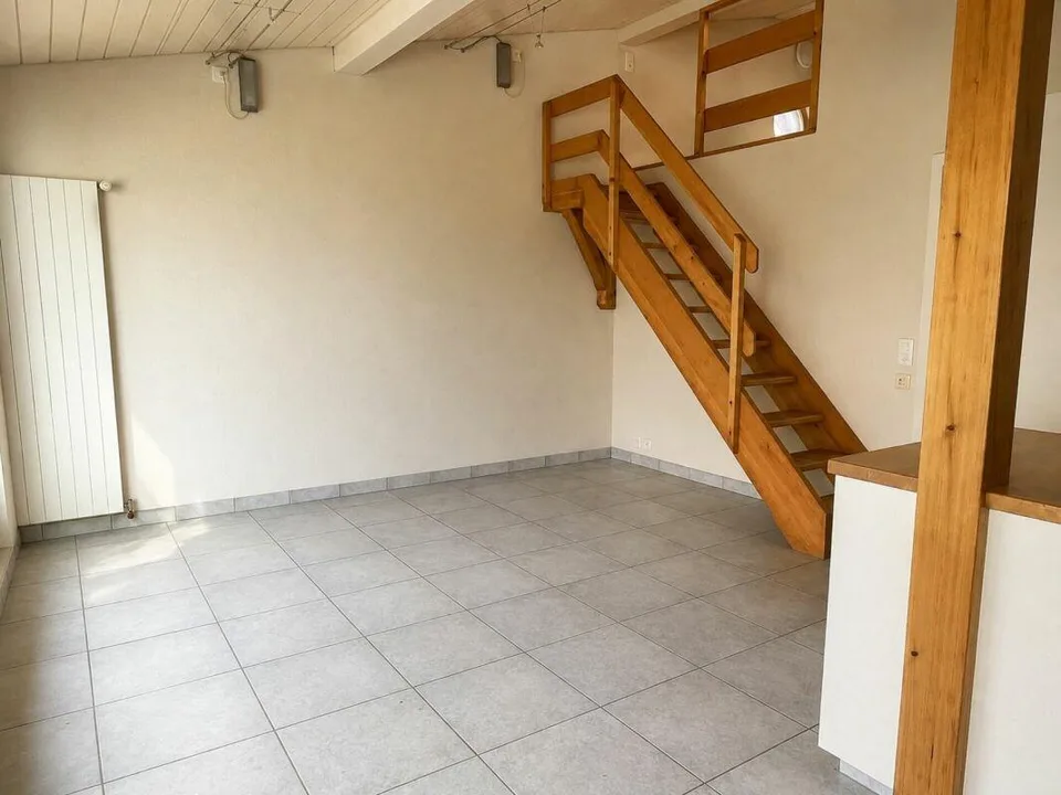 Ex latteria con appartamento di 5,5 locali (circa 130 m2), vecchia stalla, garage e molto spazio per nuove idee – foto 9 di 18