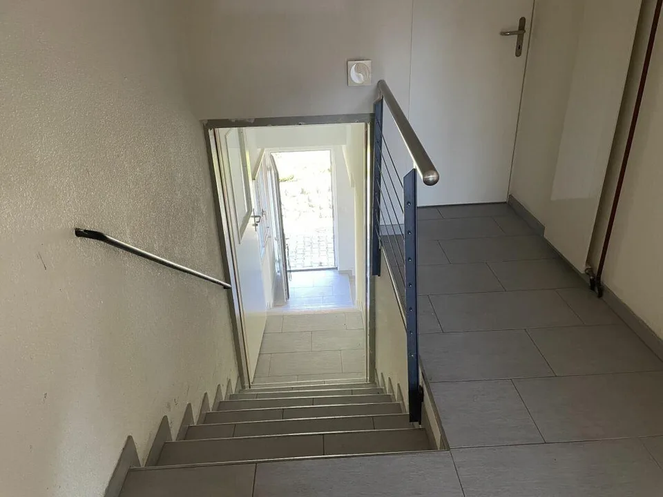 Ex latteria con appartamento di 5,5 locali (circa 130 m2), vecchia stalla, garage e molto spazio per nuove idee – foto 15 di 18