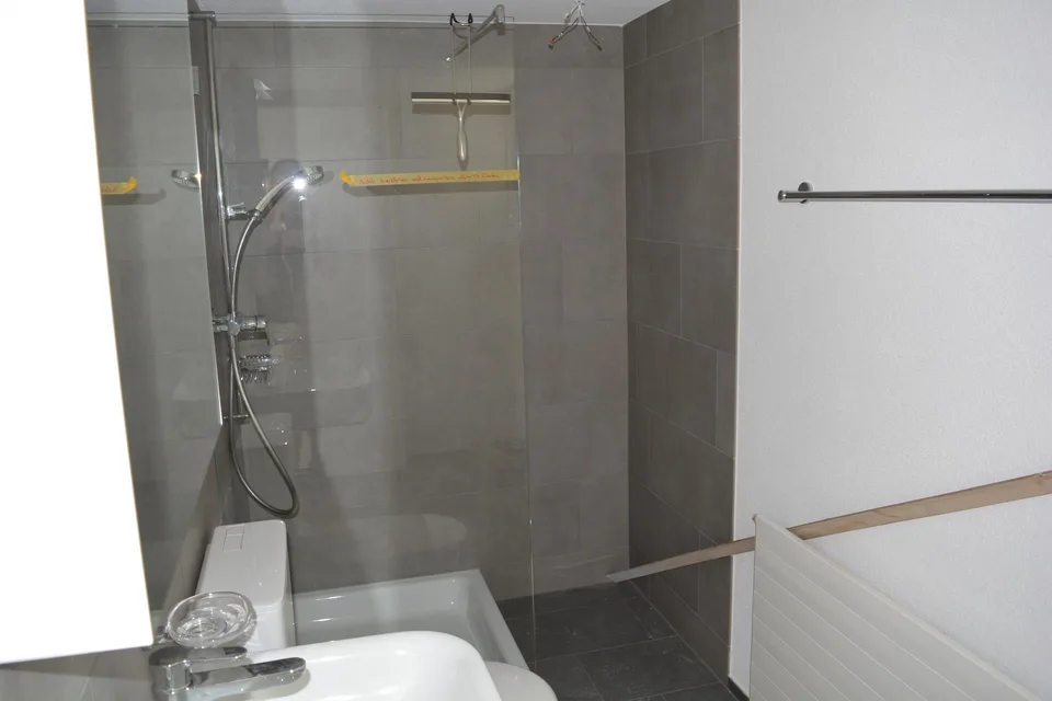 zu vermieten schönes 1.5-Zimmer-Studio in Ennenda – photo 3 of 4