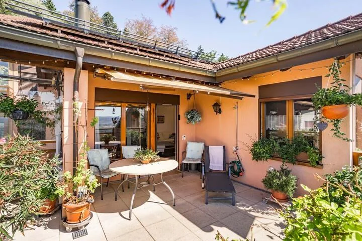 SOPRA I TETTI DI GRENCHEN - APPARTAMENTO DUPLEX SUL TETTO CON VISTA SULLA CITTÀ – foto 6 di 8