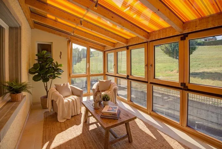 ZWEIFAMILIENHAUS IN USTER MIT AUSSICHT INS GRÜNE UND VIEL POTENZIAL – Foto 6 von 7