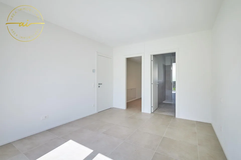 ELEGANTE 2.5 LOCALI DI NUOVA COSTRUZIONE CON GIARDINO – photo 7 sur 11