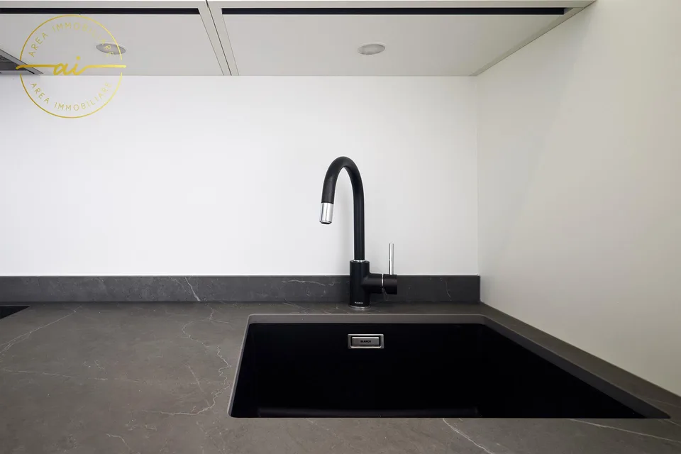 ELEGANTE 2.5 LOCALI DI NUOVA COSTRUZIONE CON GIARDINO – photo 4 sur 11