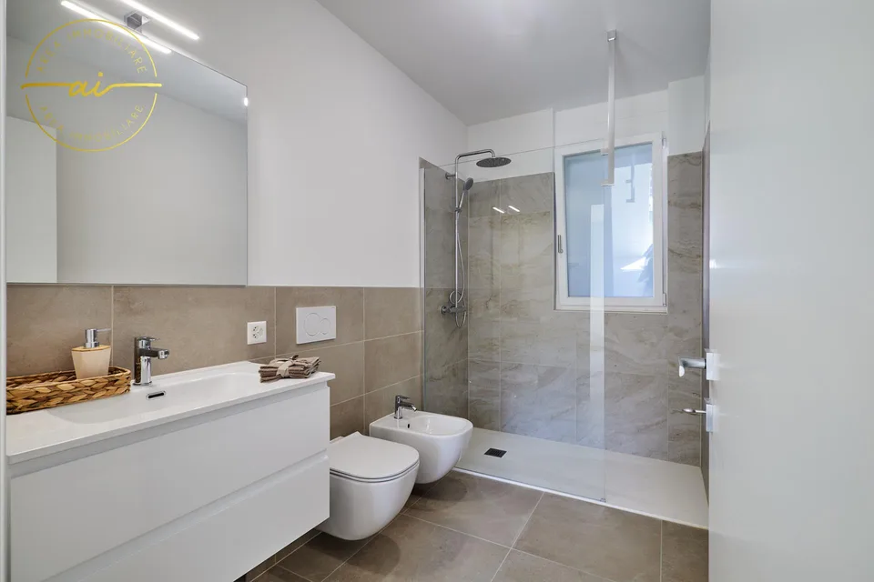SPAZIOSO 4.5 LOCALI CON GIARDINO IN ELEGANTE RESIDENZA – foto 10 di 13