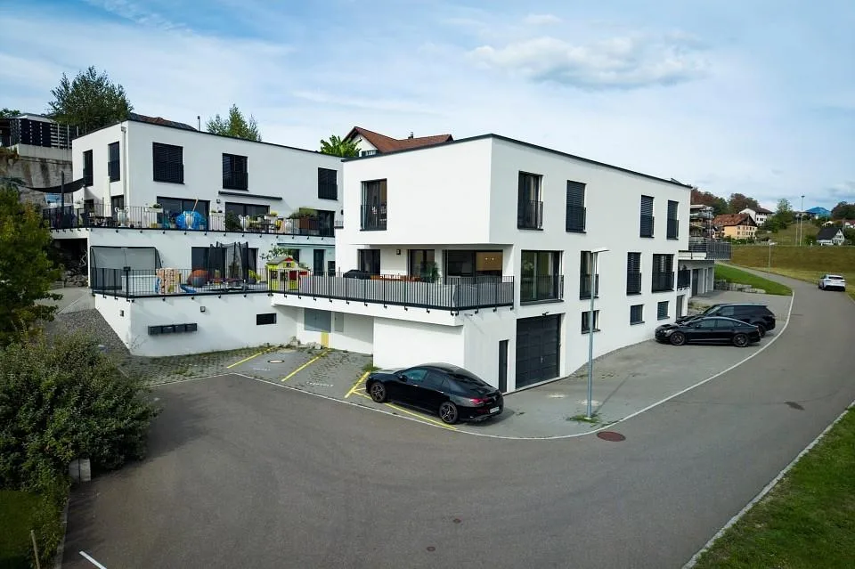 Top modernes 5.5 Zimmer-Einfamilienhaus – photo 2 of 13