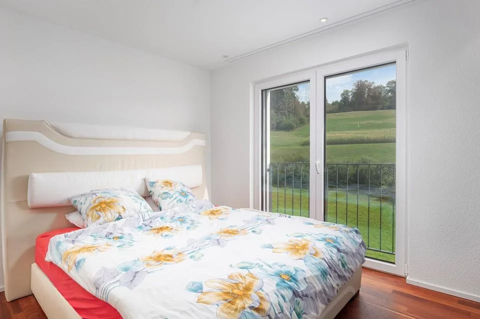 Top modernes 5.5 Zimmer-Einfamilienhaus – photo 5 of 13