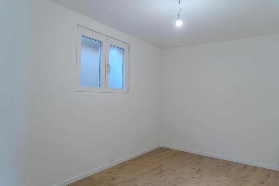 Moderne 2.5-Zimmer-Wohnung mit Sitzplatz und Panoramaaussicht