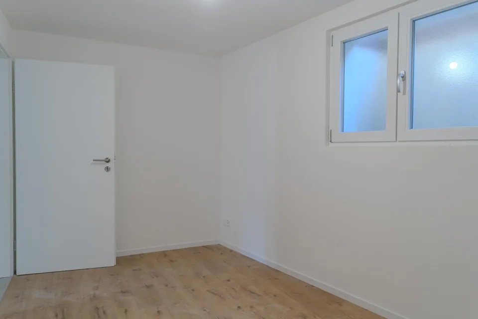 Moderne 2.5-Zimmer-Wohnung mit Sitzplatz und Panoramaaussicht