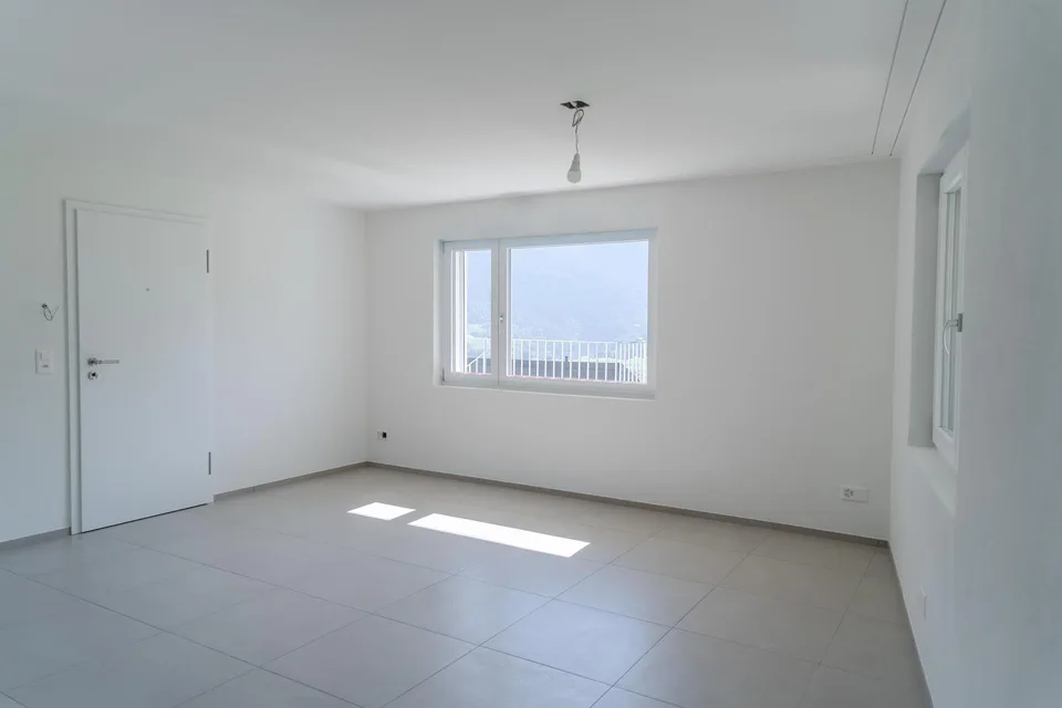 Moderne 2.5-Zimmer-Wohnung mit Sitzplatz und Panoramaaussicht