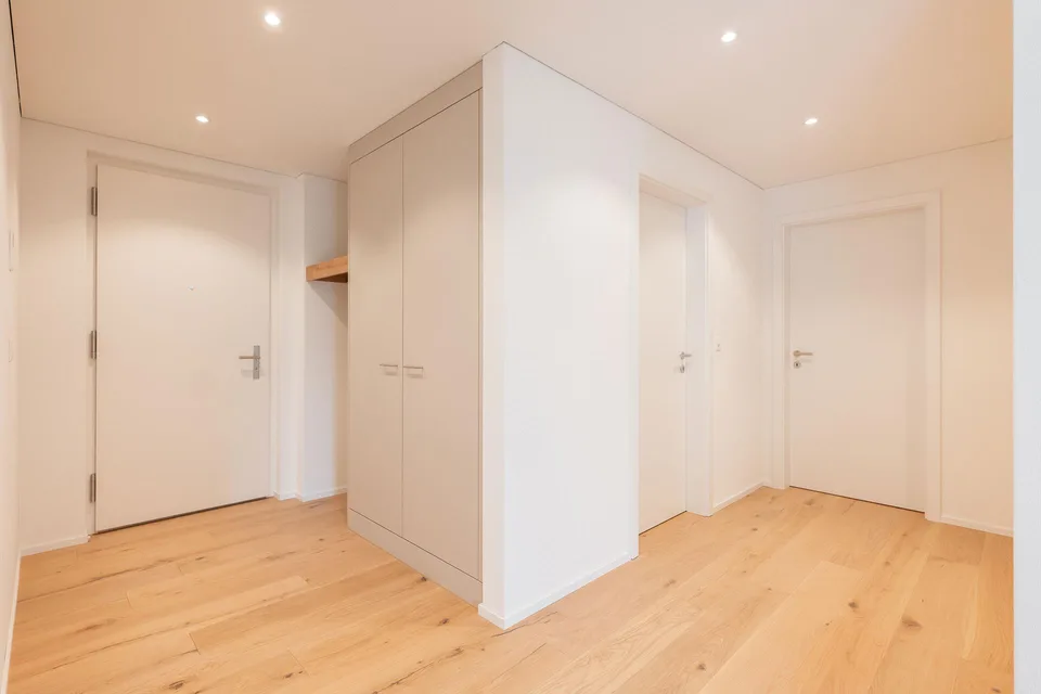 Helle 5.5 Zimmer Neubau Wohnung mit grossem Sitzplatz - Erstbezug