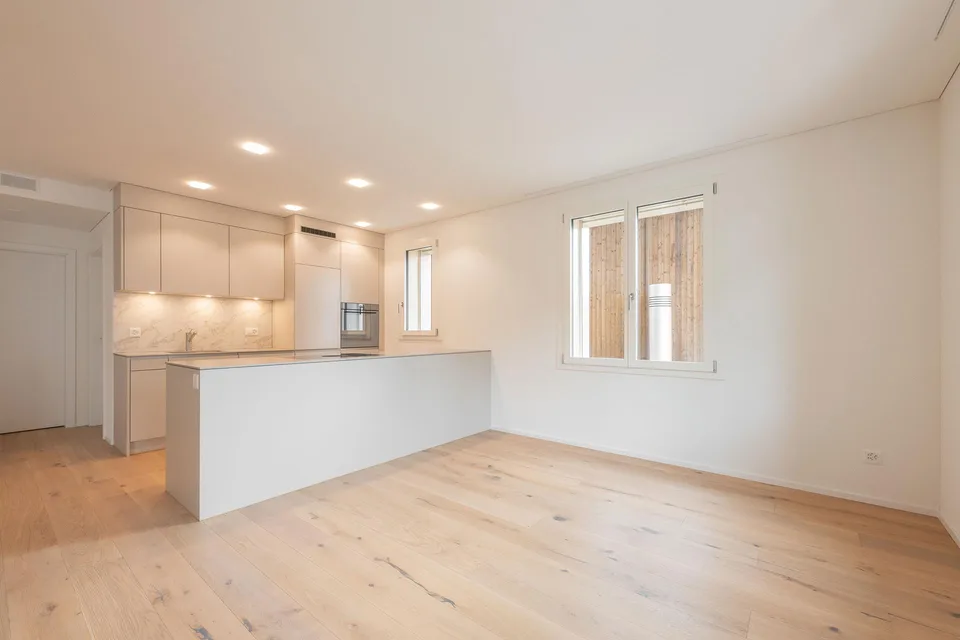 Helle 5.5 Zimmer Neubau Wohnung mit grossem Sitzplatz - Erstbezug