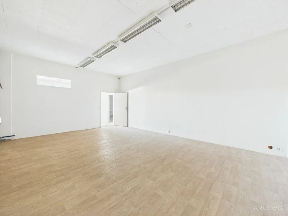 Spazio commerciale versatile | Ideale per magazzino, produzione e servizi – foto 11 di 22