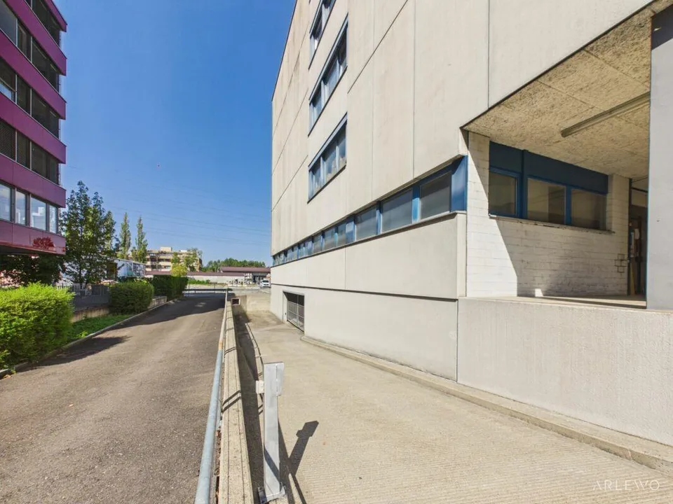 Spazio commerciale versatile | Ideale per magazzino, produzione e servizi – foto 22 di 22