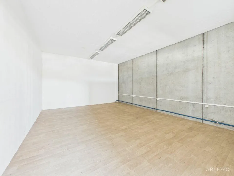 Spazio commerciale versatile | Ideale per magazzino, produzione e servizi – foto 3 di 22