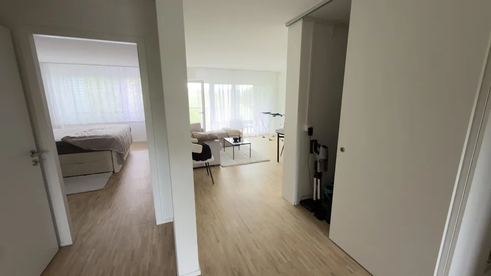 Moderne 3,5-Zimmer-Wohnung mit grossem Südbalkon in Bolligen