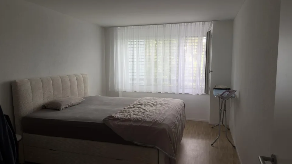 Moderne 3,5-Zimmer-Wohnung mit grossem Südbalkon in Bolligen