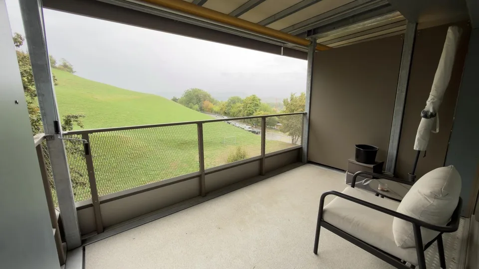 Moderne 3,5-Zimmer-Wohnung mit grossem Südbalkon in Bolligen