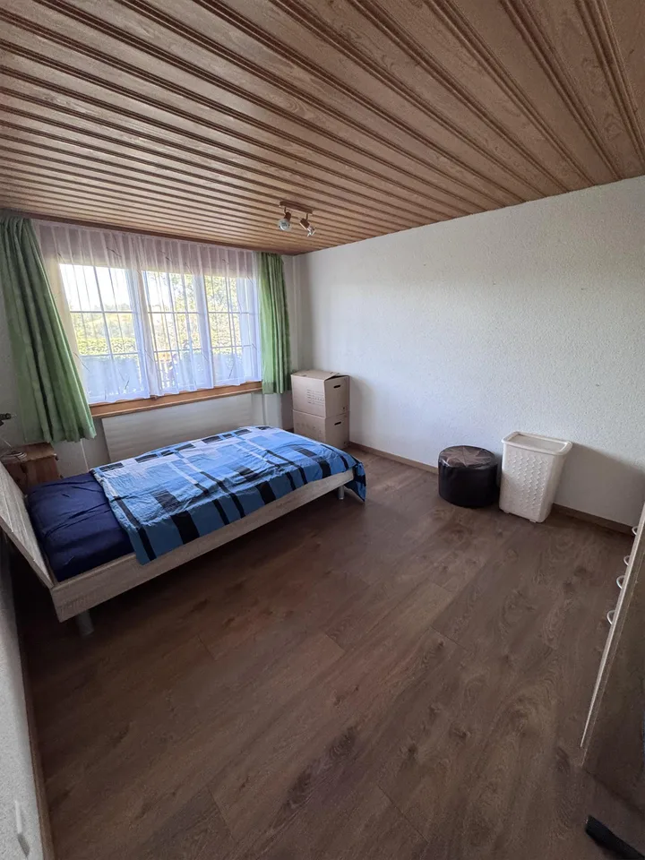 ruhige 3 ZI-Parterre-Wohnung mit Gartensitzplatz