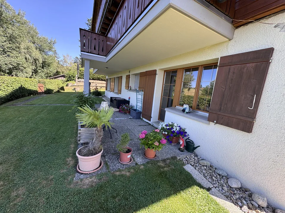ruhige 3 ZI-Parterre-Wohnung mit Gartensitzplatz