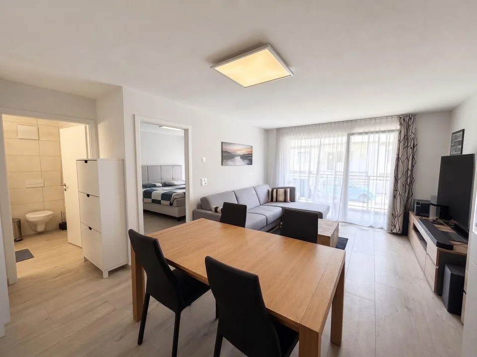 25 Zimmer Wohnung in Saxon | UrbanHome