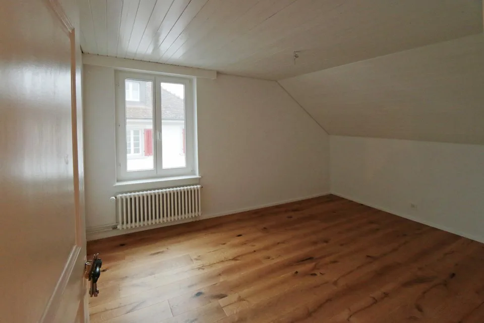 Helle 3.5-Zimmer-Dachwohnung – foto 4 di 6