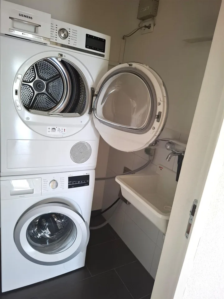 Schöne 5.5 Zimmer Wohnung mit Balkon