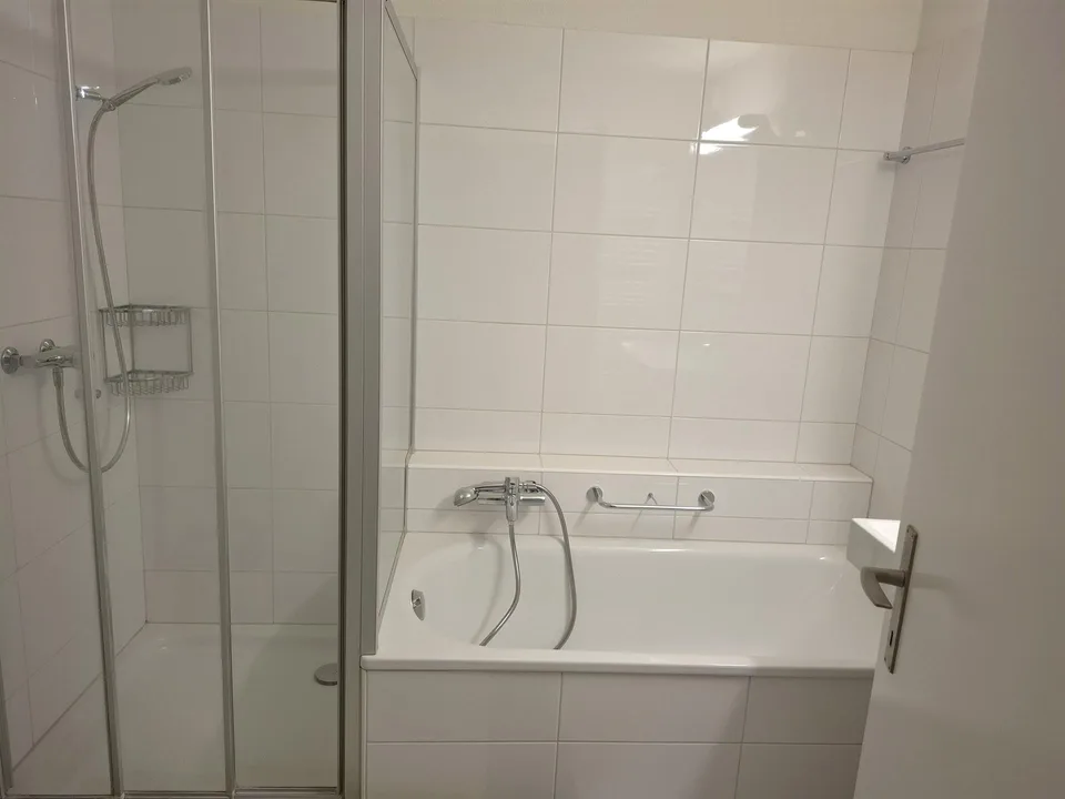 Schöne 5.5 Zimmer Wohnung mit Balkon