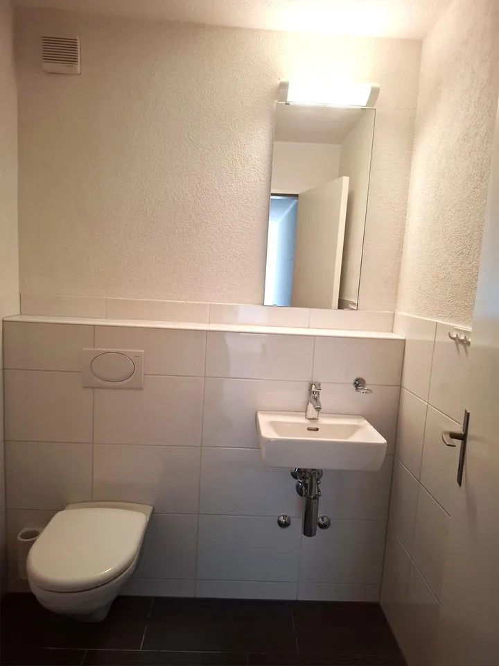Schöne 5.5 Zimmer Wohnung mit Balkon