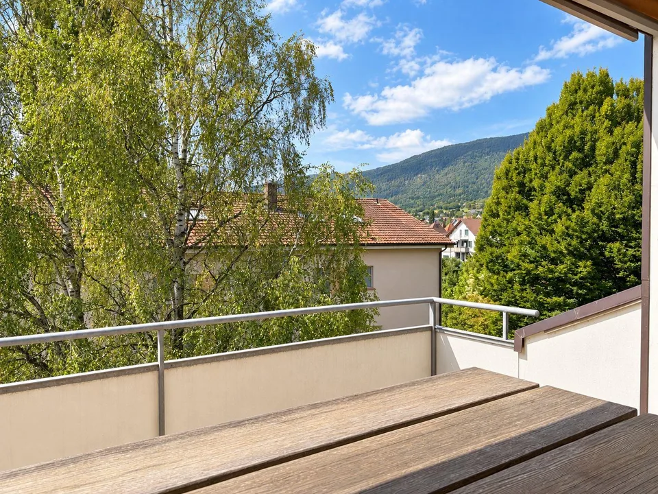 Charmante 2.5-Zimmer-Dachwohnung mit Balkon in Bettlach zu vermieten!