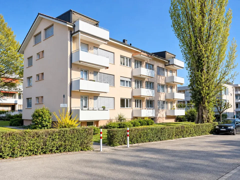 Charmante 2.5-Zimmer-Dachwohnung mit Balkon in Bettlach zu vermieten!