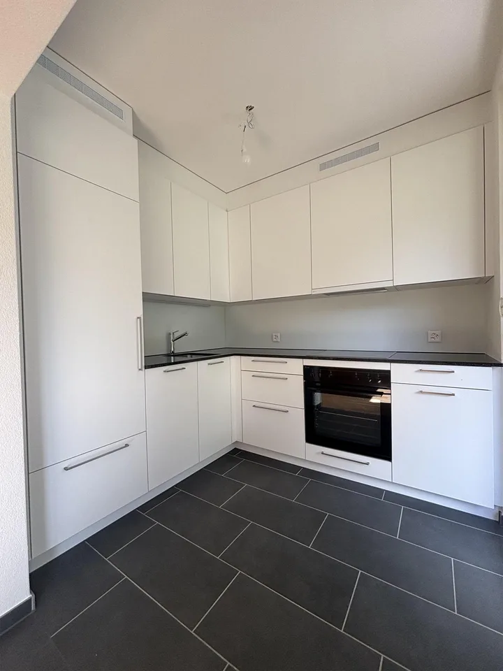 Wunderschöne, frisch Sanierte 4-Zimmerwohnung in Ittigen
