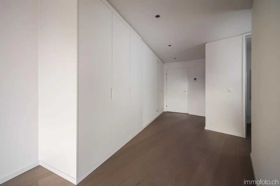 Exklusive 3.5 Zimmerwohnung mit beeindruckender Weitsicht – Foto 11 von 12
