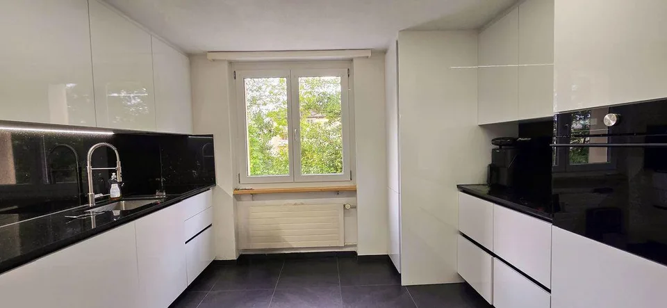 Ruhige und gemütliche 4.5-Zimmer-Wohnung mit grosszügigem Balkon – Foto 5 von 13