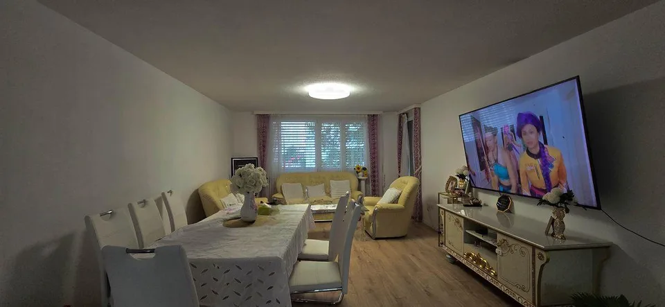Ruhige und gemütliche 4.5-Zimmer-Wohnung mit grosszügigem Balkon – Foto 4 von 13