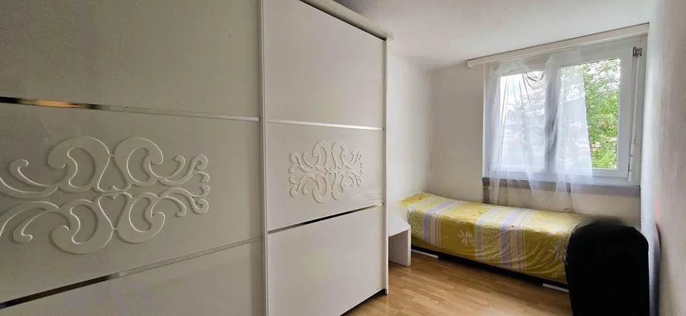 Ruhige und gemütliche 4.5-Zimmer-Wohnung mit grosszügigem Balkon – Foto 10 von 13
