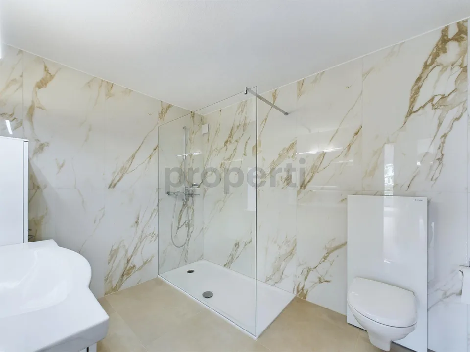 Panoramic View and 90 m² Balcony