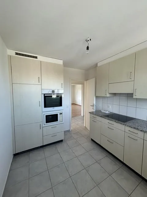 Helle Wohnung mit Balkon