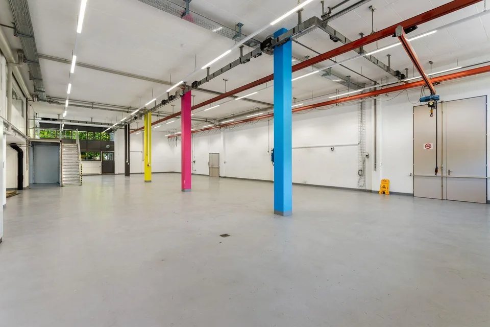 Vielseitige Gewerbe- und Büroflächen mit über 1'150 m² Nutzfläche – photo 2 sur 17