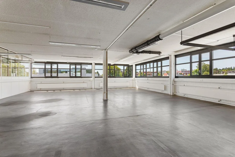 Vielseitige Gewerbe- und Büroflächen mit über 1'150 m² Nutzfläche – photo 12 sur 17