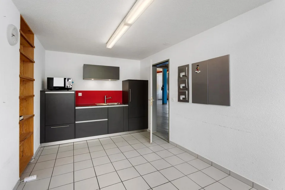 Vielseitige Gewerbe- und Büroflächen mit über 1'150 m² Nutzfläche – photo 16 sur 17
