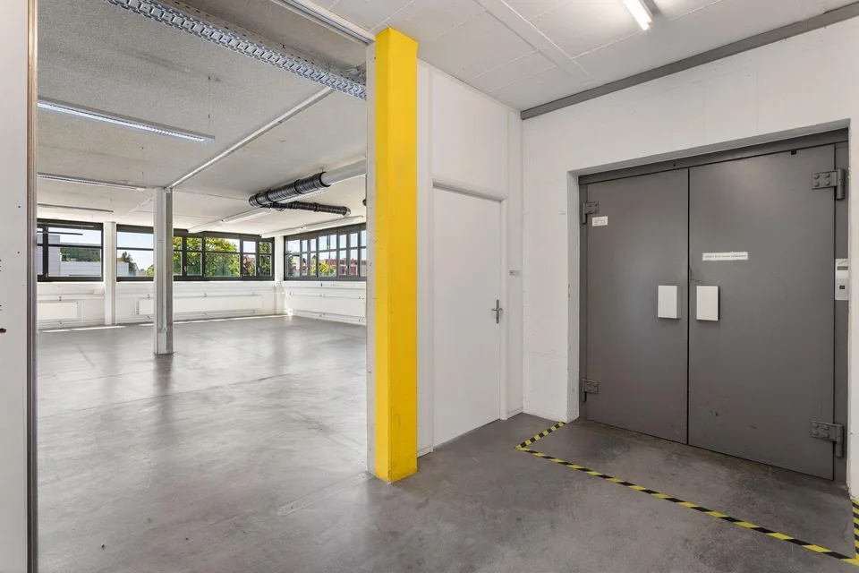 Vielseitige Gewerbe- und Büroflächen mit über 1'150 m² Nutzfläche – photo 11 sur 17