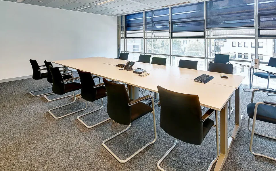 Bureaux climatisés dans un emplacement très bon avec une haute visibilité! – photo 5 sur 8