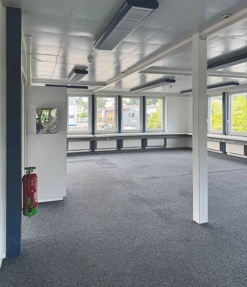 Preiswerte Bürofläche mit 318 m² – ideal für KMU oder Kombination m... – Foto 4 von 15