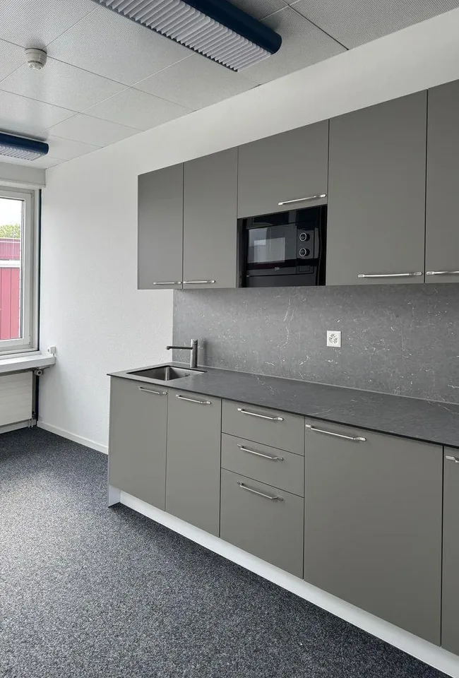 Preiswerte Bürofläche mit 318 m² – ideal für KMU oder Kombination m... – Foto 11 von 15